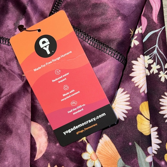 Yoga Democracy The Creator Printed Yoga Crops - Picture 5 of 5